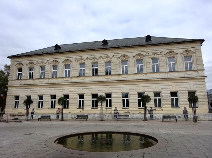 Pamätné tabule sú inak v Martine asi na každom dome.