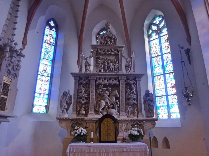 Čo vidieť vo Svätom Jure - kamenný oltár